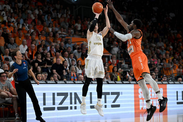 队长身份出 队长身份出